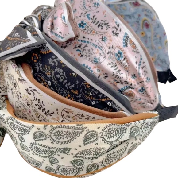 💖 3/$30 💖 Cream Paisley Print Bow Headband - Picture 2 of 4